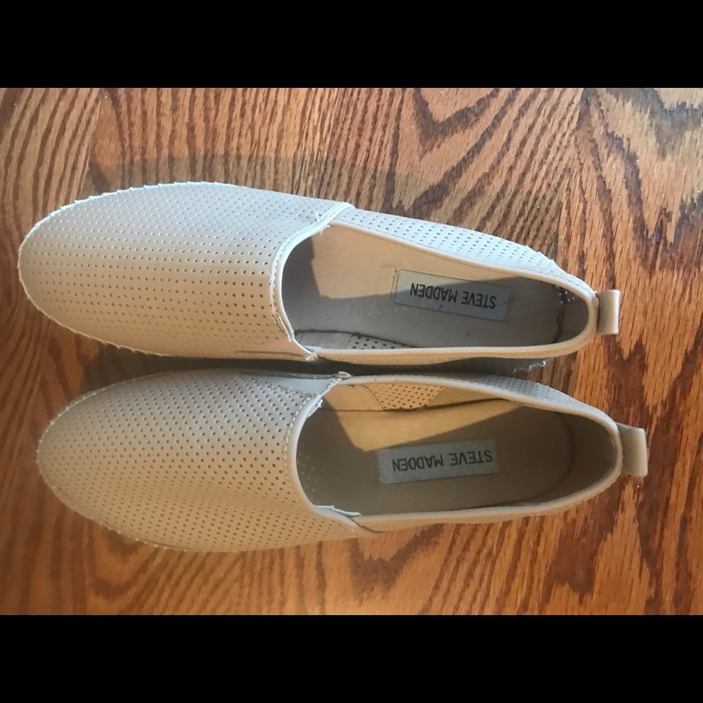 New Steve Madden beige espadrille flats